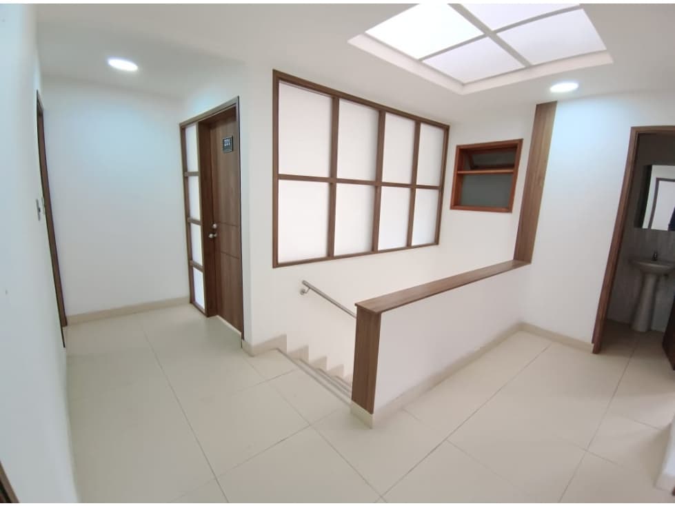 Arriendo Locales y Oficinas Comerciales Cota - 1