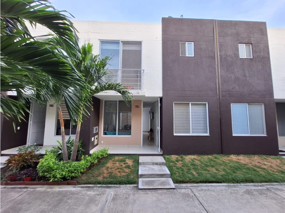 VENDO CASA EN CONDOMINIO CON PSICINA RICAURTE - 1