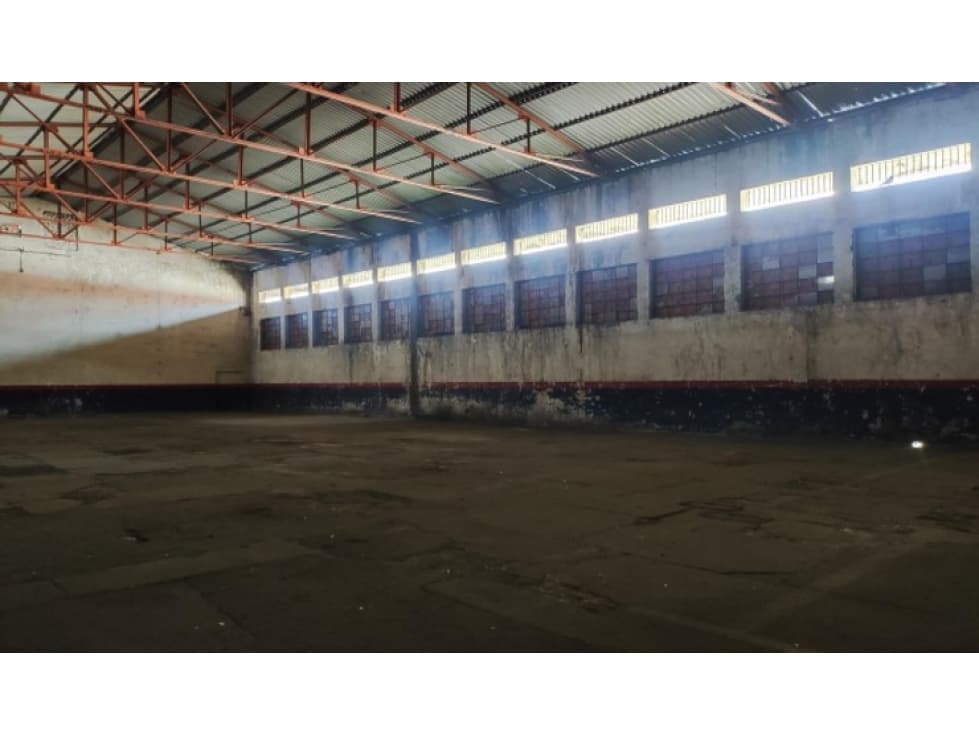 ALQUILER BODEGA 3100 MT2 EN TRONCAL CALI VALLE - 1