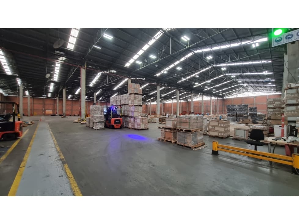 ALQUILER BODEGA 10,000 MT2 EN MADRID CUNDINAMARCA - 1