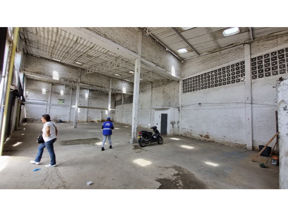 ALQUILER BODEGA 390 MT2 CANDELARIA VALLE - 1