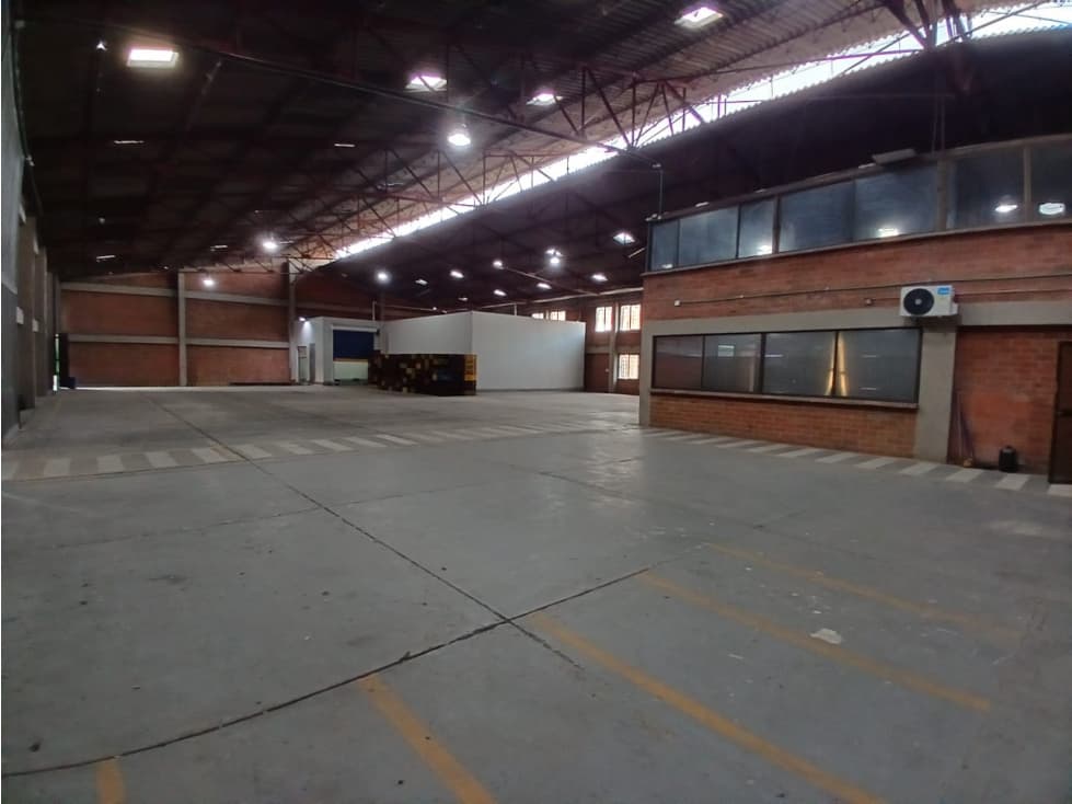 VENTA BODEGA 1225 MT2 LA NUBIA CANDELARIA VALLE - 1