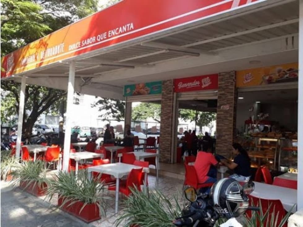 VENDE EDIFICIO VERSALLES AV. 4 N CALI - 1