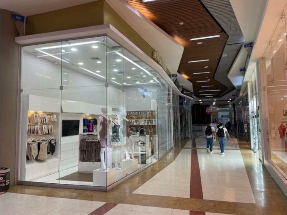 ALQUILA LOCAL COMERCIAL UNICENTRO - 1