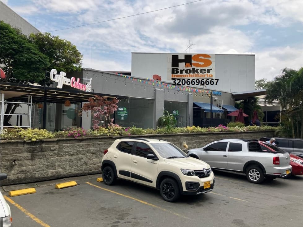 LOCAL 400M2 ALQUILER - MALL DAPA - 1