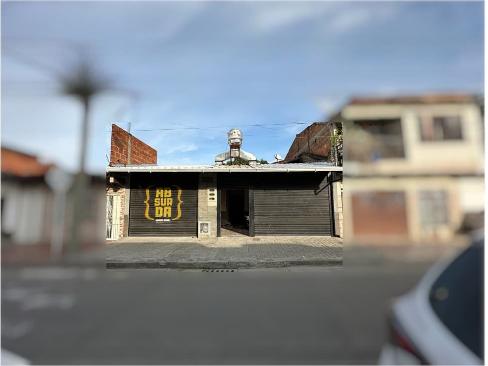 LOCAL MEDIANERO AMPLIO EN VENTA PARA ESTRENAR EN EL CENTRO DE YUMBO - 1