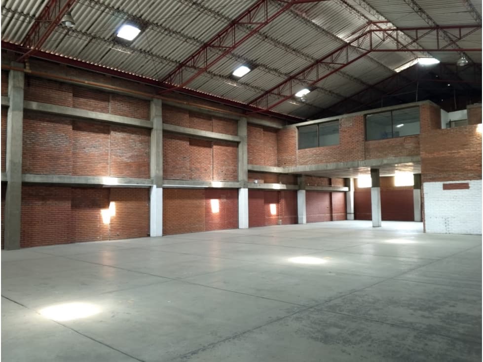ALQUILO BODEGA EN PARQUE INDUSTRIAL - 1