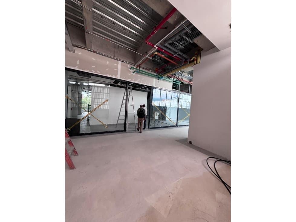 LOCAL EN ALQUILER EN CENTRO COMERCIAL COSMOCENTRO EN CALI - 1