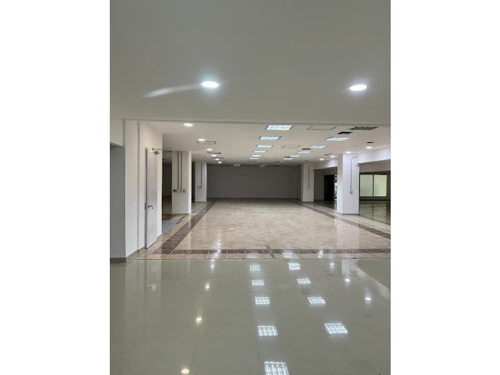 ALQUILA OFICINA EDIFICIO CORPORATIVO MENGA CALI - 1