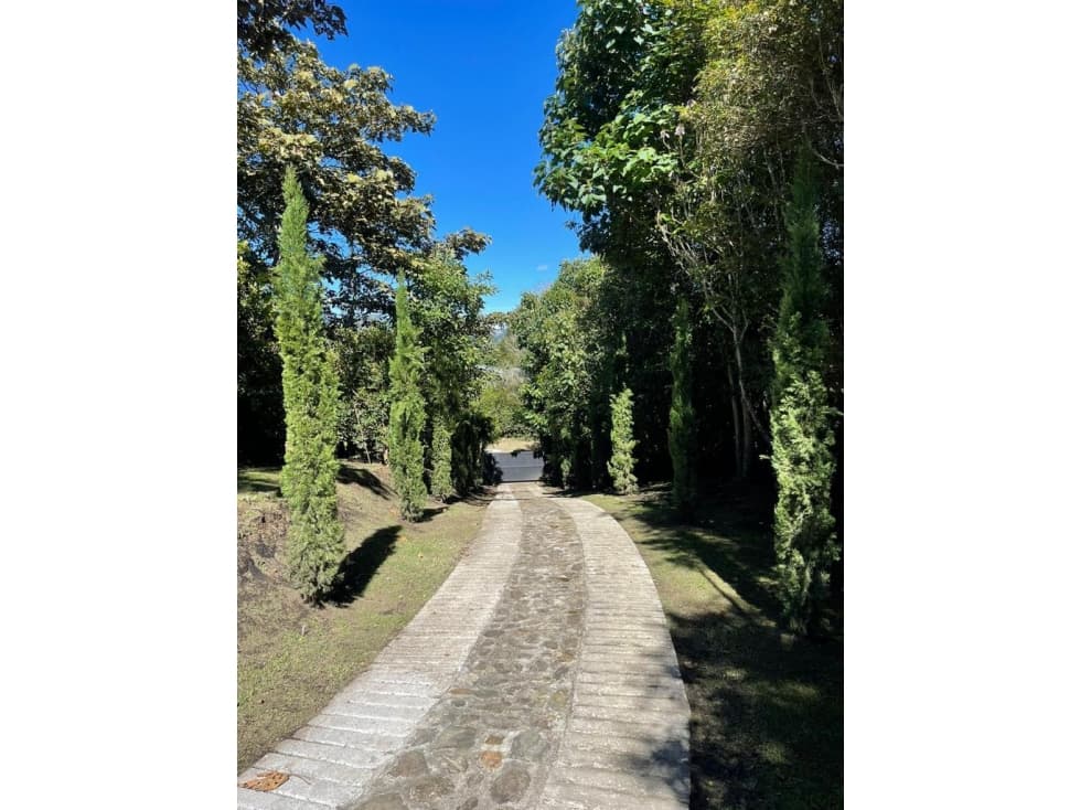 Encantadora casa en venta en La Ceja - 1