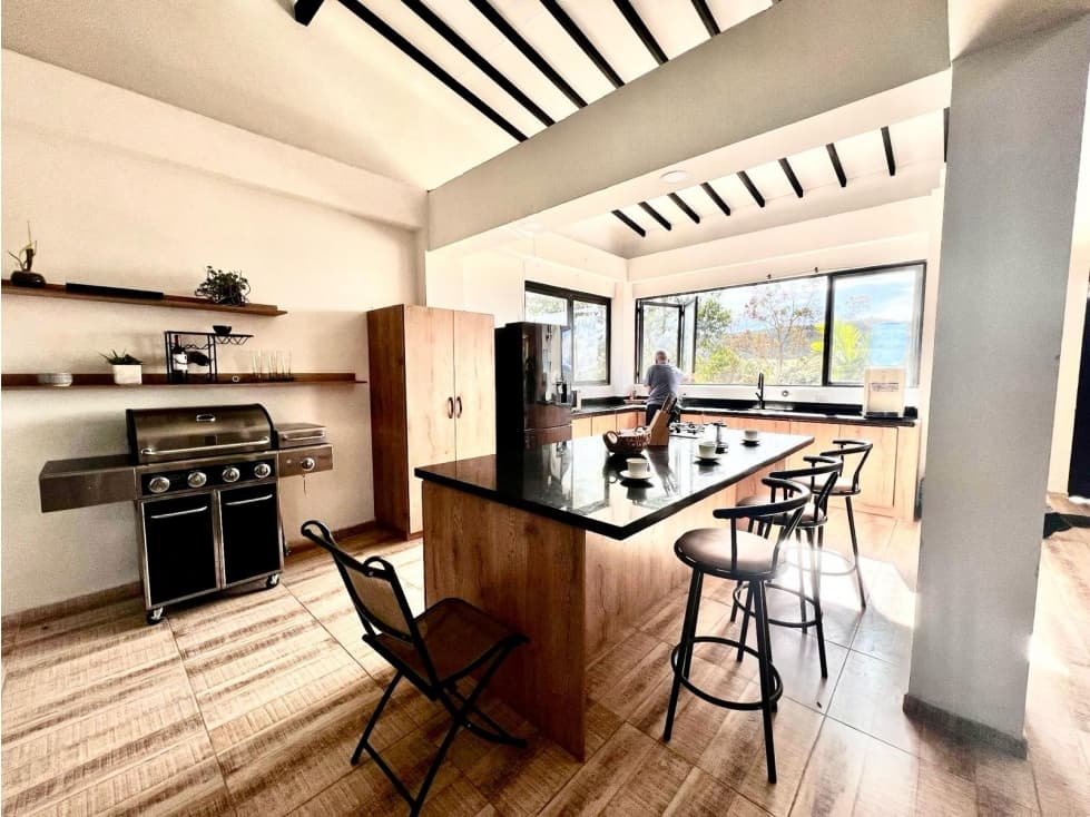 Hermosa finca para estrenar en venta en Guarne - 1