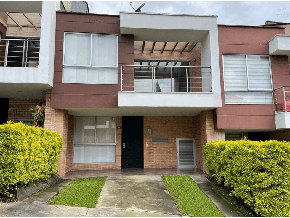 Descubre esta Espectacular Casa en La Estrella - 1