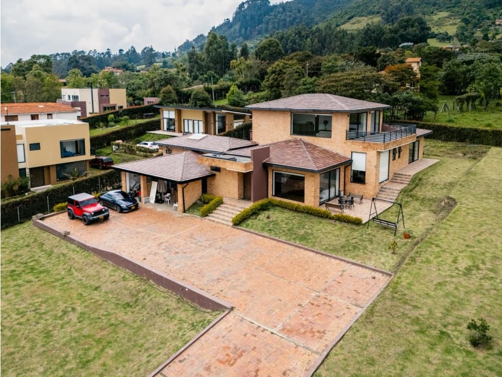 VENDO HERMOSA CASA CAMPESTRE EN TABIO - 1