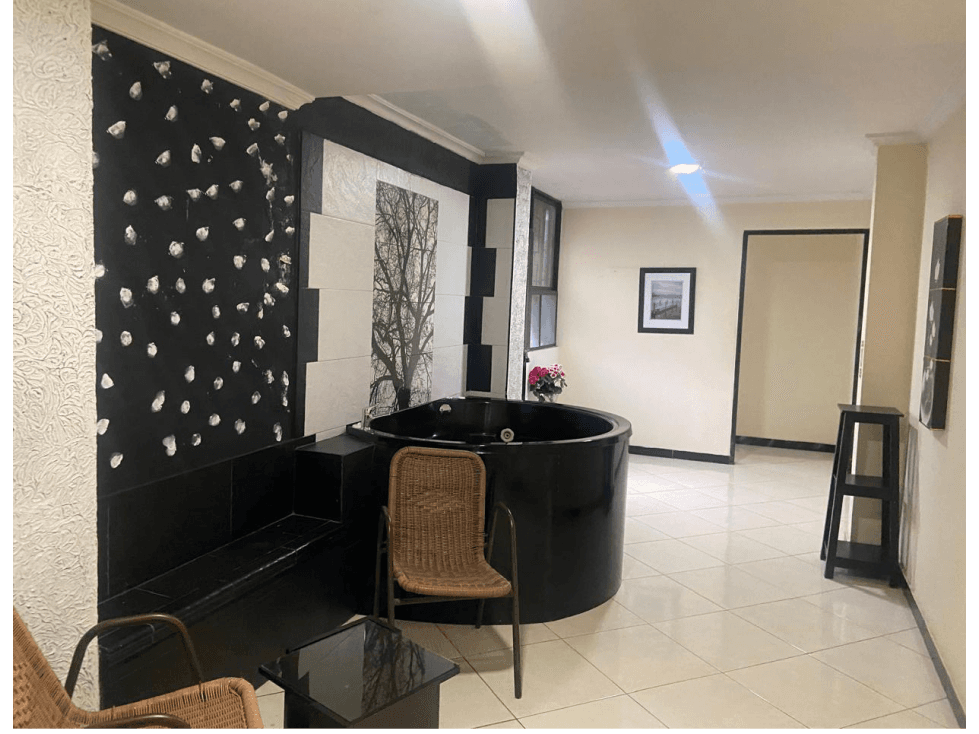 Edifico con 5 apartamentos en Airbnb Lleras -el poblado - 1