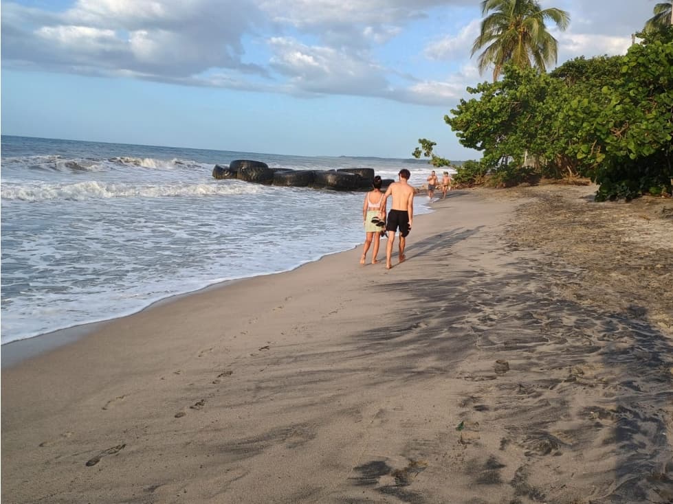 Venta espectacular terreno frente al mar en Palomino - 1