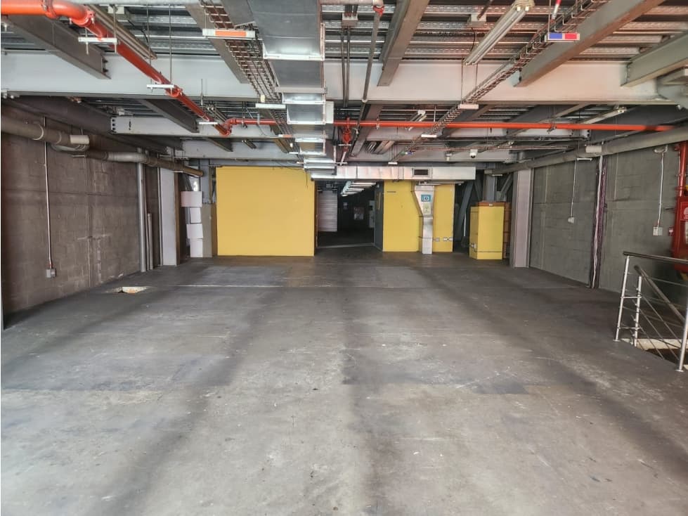 Edificio en Arriendo en el sector de Conquistadores - 1