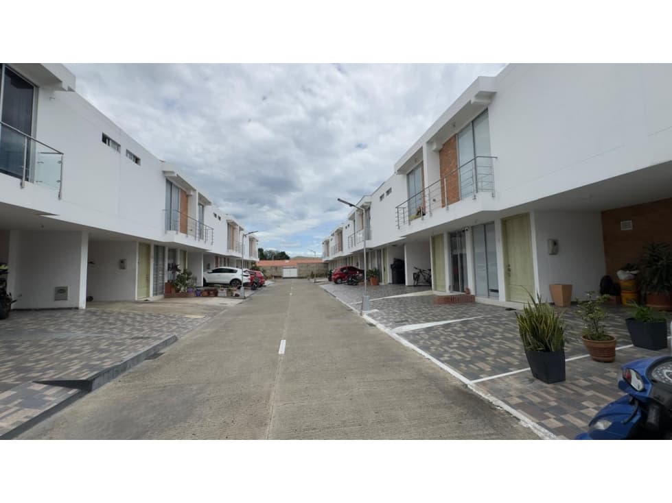 CASA EN CONJUNTO LOS PATIOS - 1