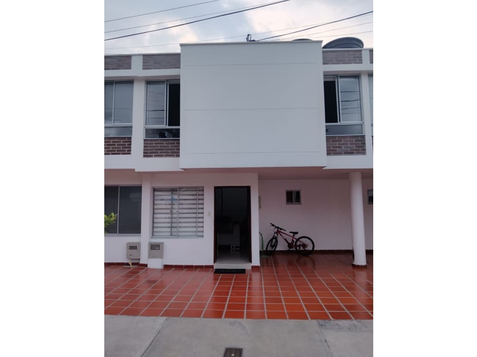 OPORTUNIDAD PRADOS DEL ESTE CERCA A JARDIN PLAZA - 1