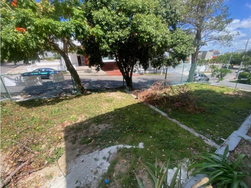 Se arrienda oficina en el barrio Los Alpes. - 1