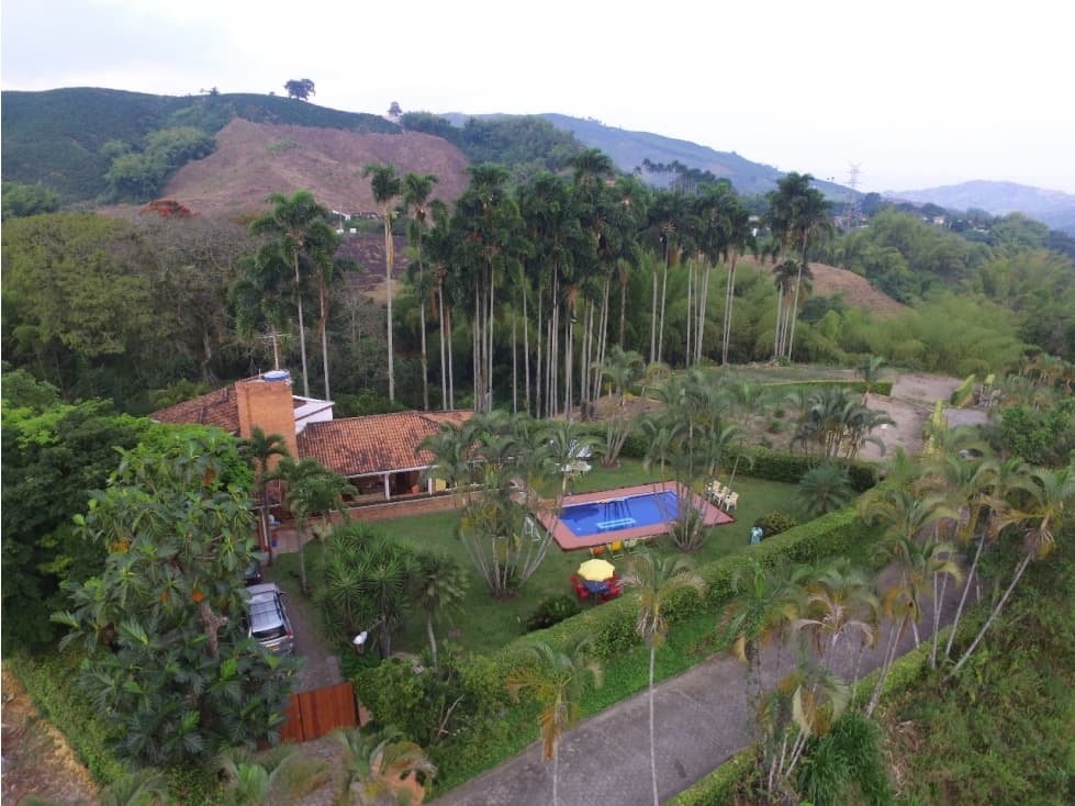 Arriendo casa campestre en la vía Chinchina por día - 1