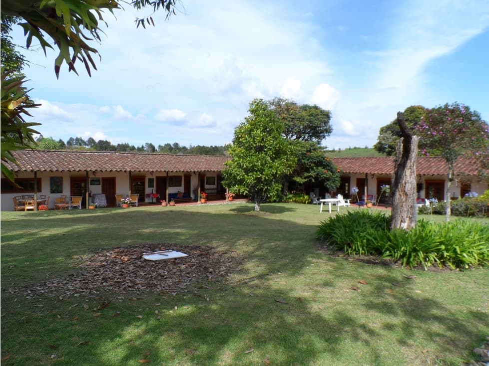 Arriendo casa campeste con 6 habitaciones por el aeropuerto JMC - 1