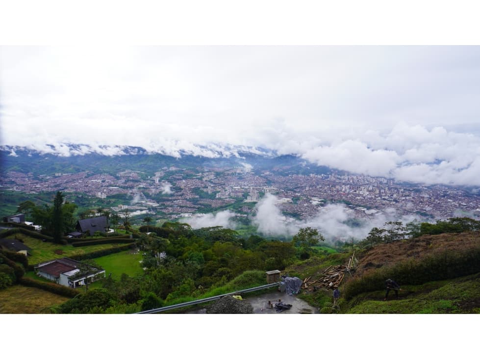 En venta casa campestre en el Alto del Nudo. - 1