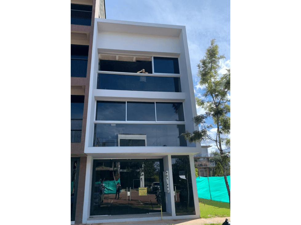 EDIFICIO COMPLEX LLANOGRANDE - 1