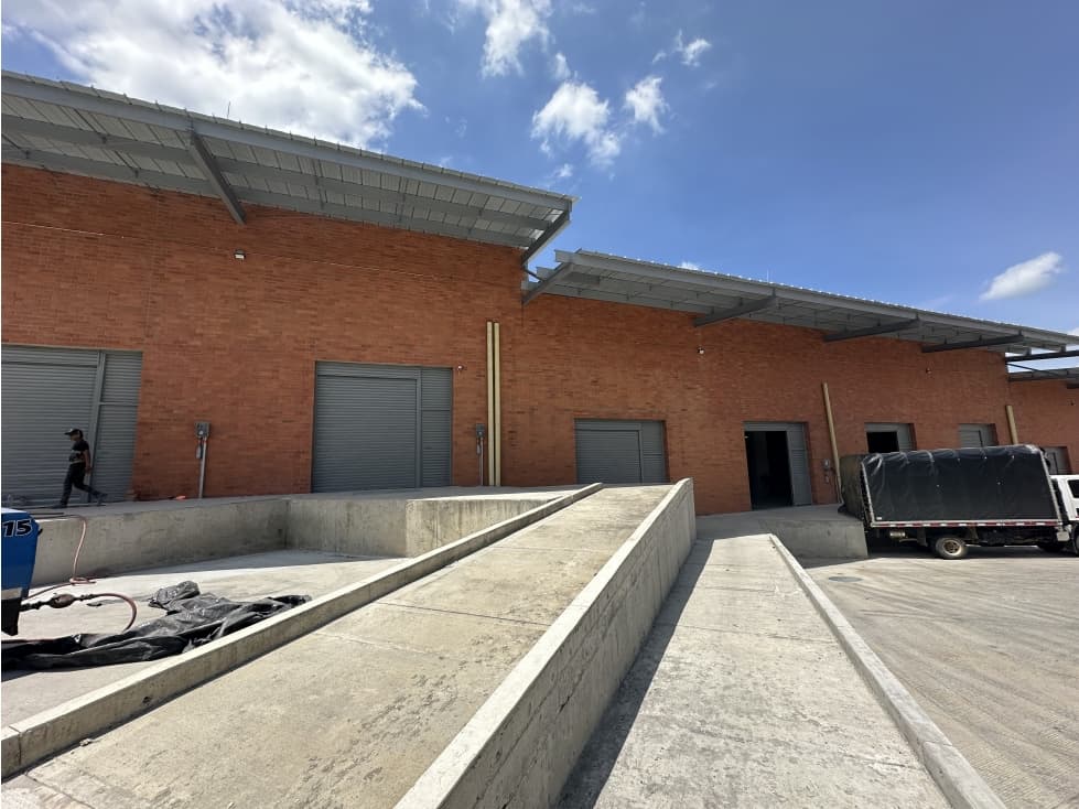 Se Vende Bodega Comercial Parque Logístico Armenia - 1