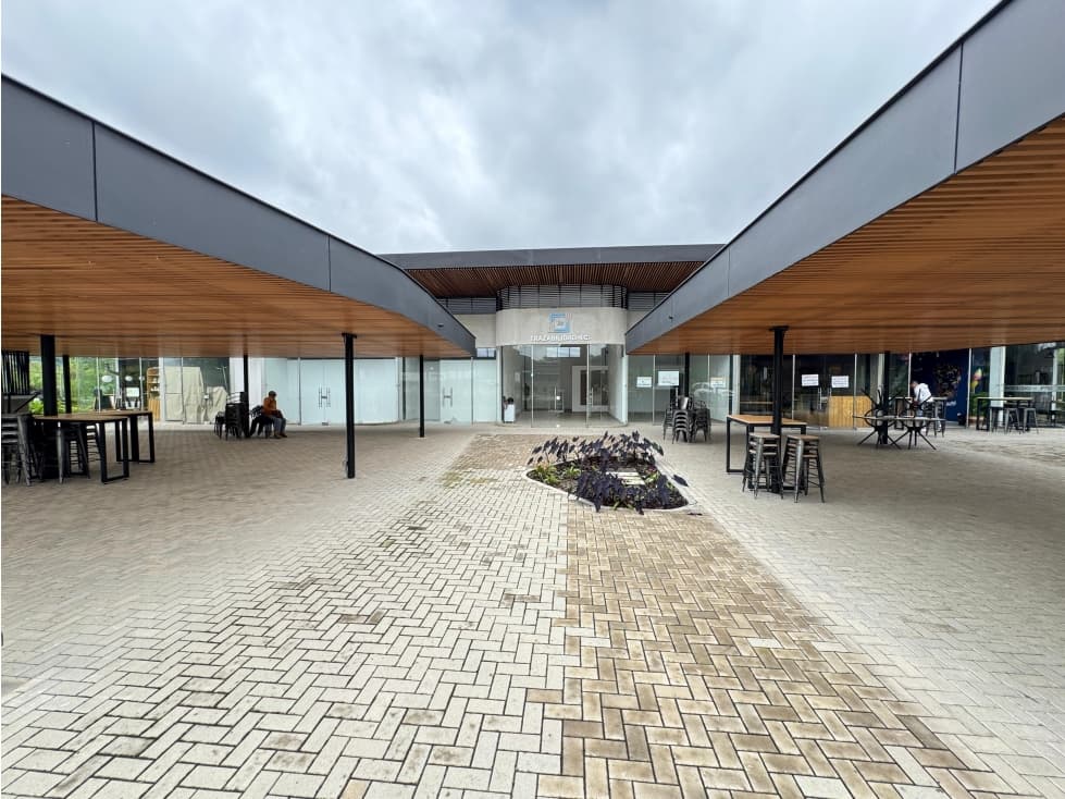 Se Vende O Se Arrienda Local En El Mall Cordillera En Calarcá 9317712 - 1