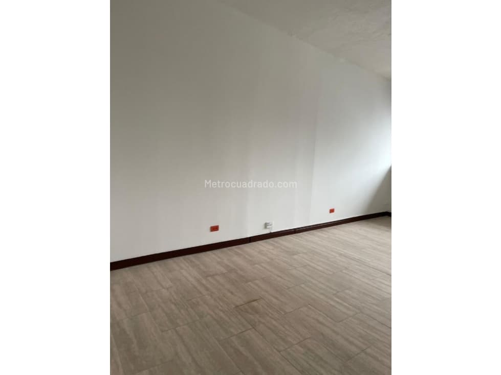 Oficina en venta, Mayorista Itagui - 1