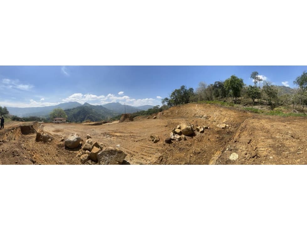 Lote Industrial de 1.260 mts2 en Copacabana - 1