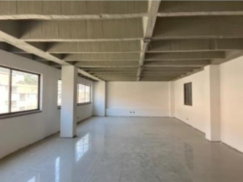 Bodega de 1.600 mts2 con Muelles en La Estrella - 1