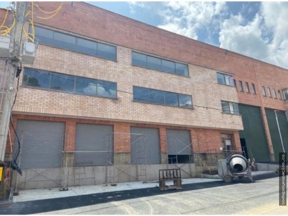 BODEGA DE 810 MTS2 EN LA ESTRELLA - 1