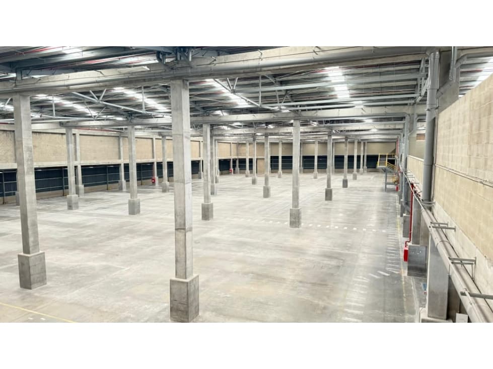 BODEGA DE 6.478 MTS2 EN LA ESTRELLA - 1