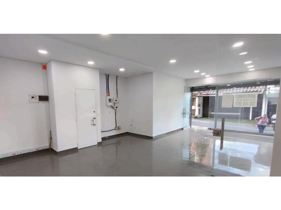 LOCAL COMERCIAL EN ARRIENDO EN LA ESTRELLA - 1