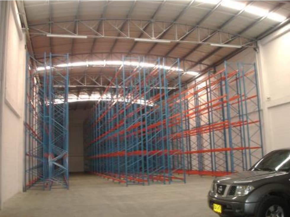 Bodega de 1.160 mts2 en La Estrella - 1