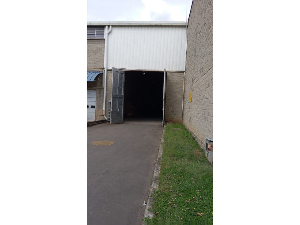 Bodega de 3.840 mts2 en La Estrella (Autopista) - 1