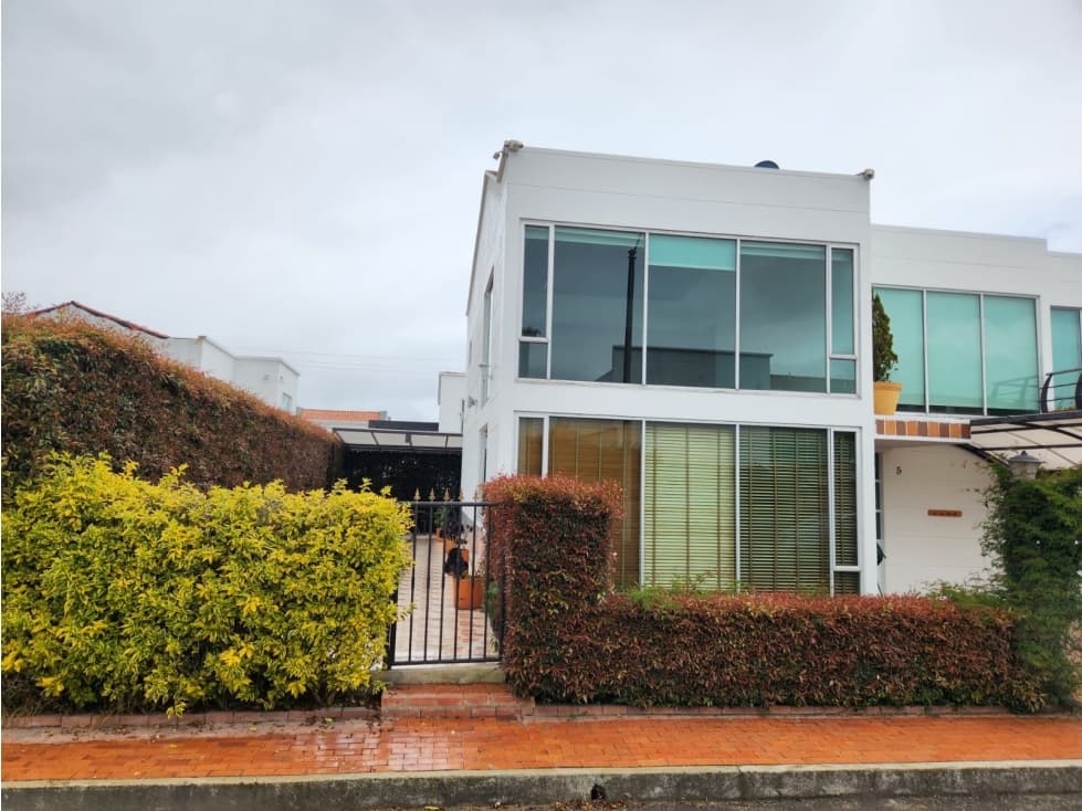 CASA EN CLUB HOUSE LAS ACACIAS (ZIPAQUIRA) 2 PISOS - 1