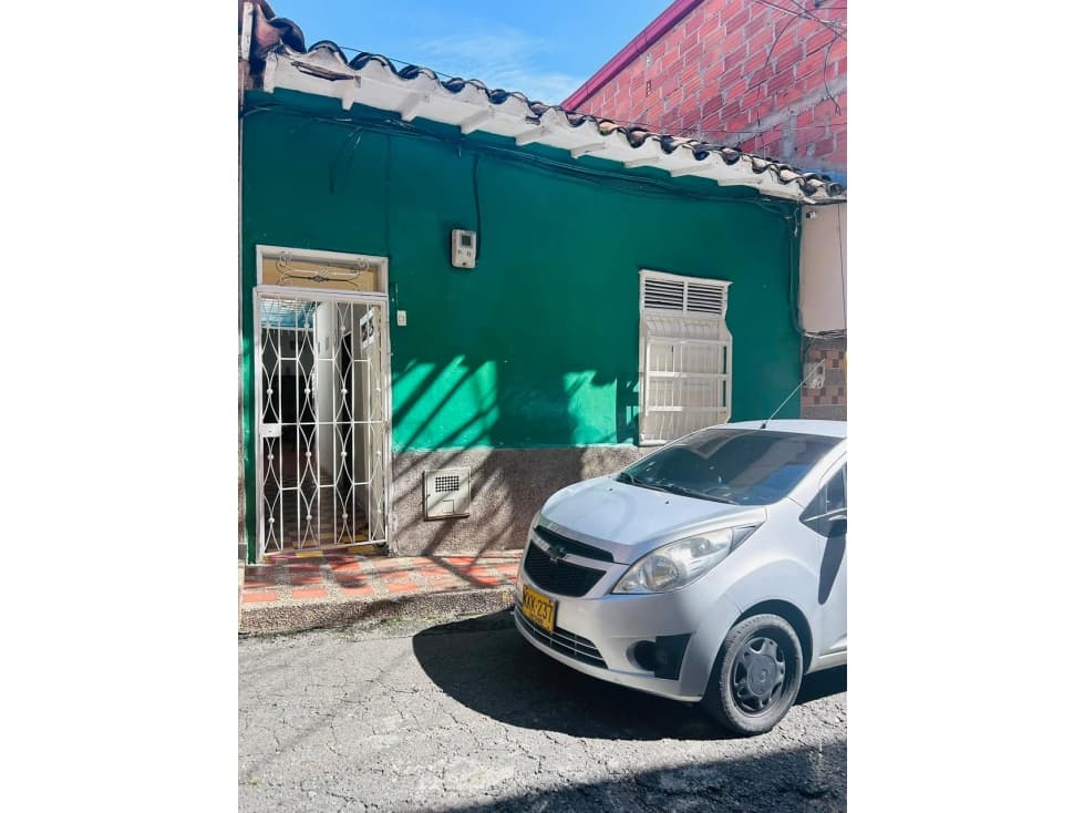 VENTA CASA EN BELLO LA CUMBRE PARA REMODELAR - 1