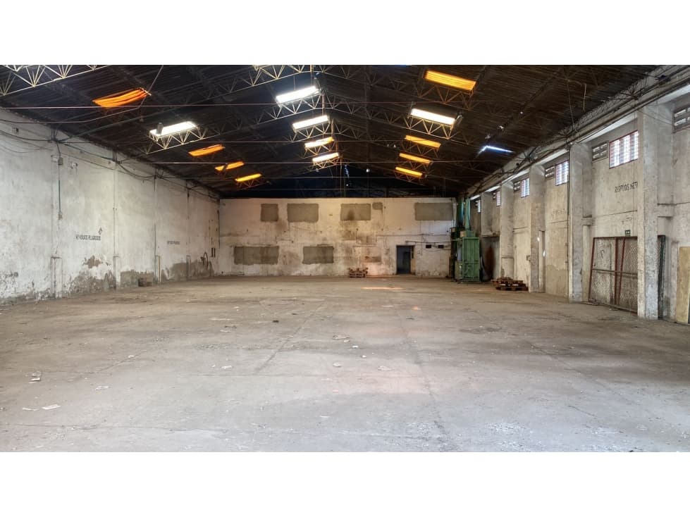 Arriendo Bodega En El Bosque - 1