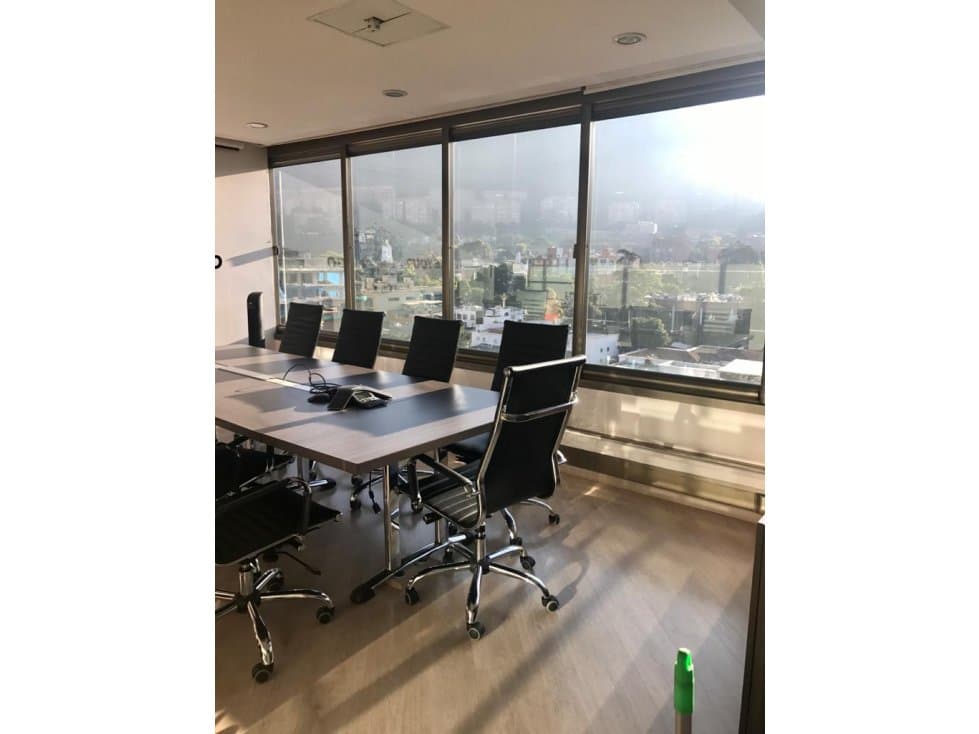 Oficina Arriendo Santa Barbara - Bogotá - 1