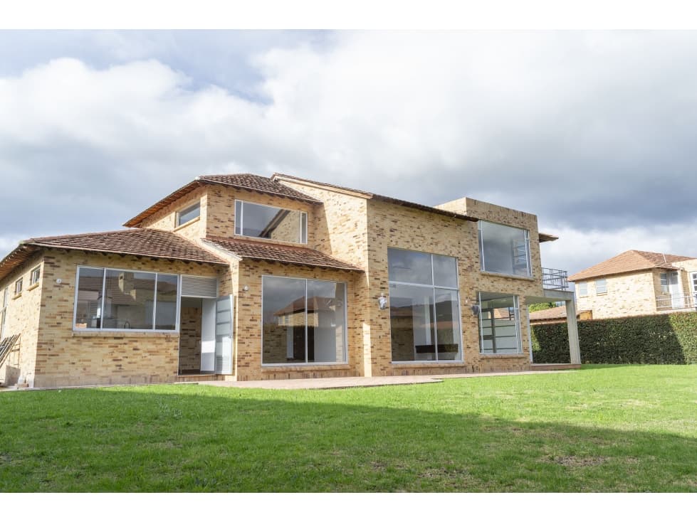 PARA VENTA CASA PARA ESTRENAR DE 370 M2 EN CAJICA-JA - 1