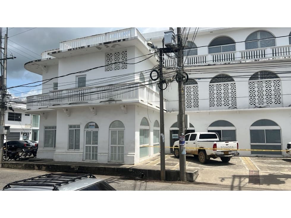 EDIFICIO ESQUINA EN EL CENTRO DE MONTERIA-CORDOBA - 1