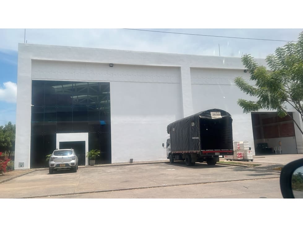 BODEGA EN ARRIENDO CENTRO EMPRESARIAL - 980m2 - 1