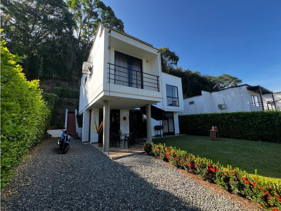 CASA EN VENTA EN CONDOMINIO EN SOPETRÁN - 1