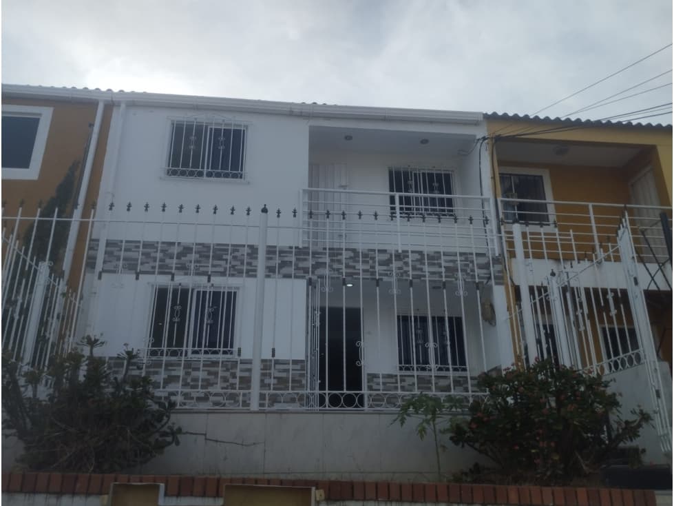 SE VENDE O SE ARRIENDA CASA DE 2 NIVELES EN CONJUNTO RES. TURBACO - 1