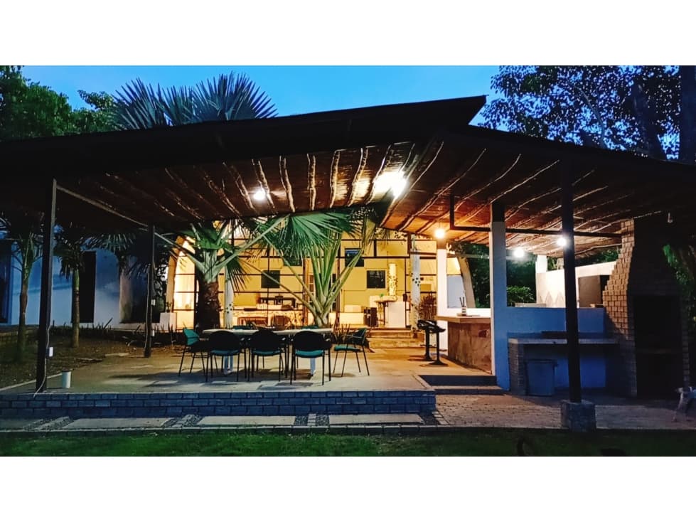 SE VENDE/SE ARRIENDA POR NOCHES O MESES CASA CAMPESTRE - 1