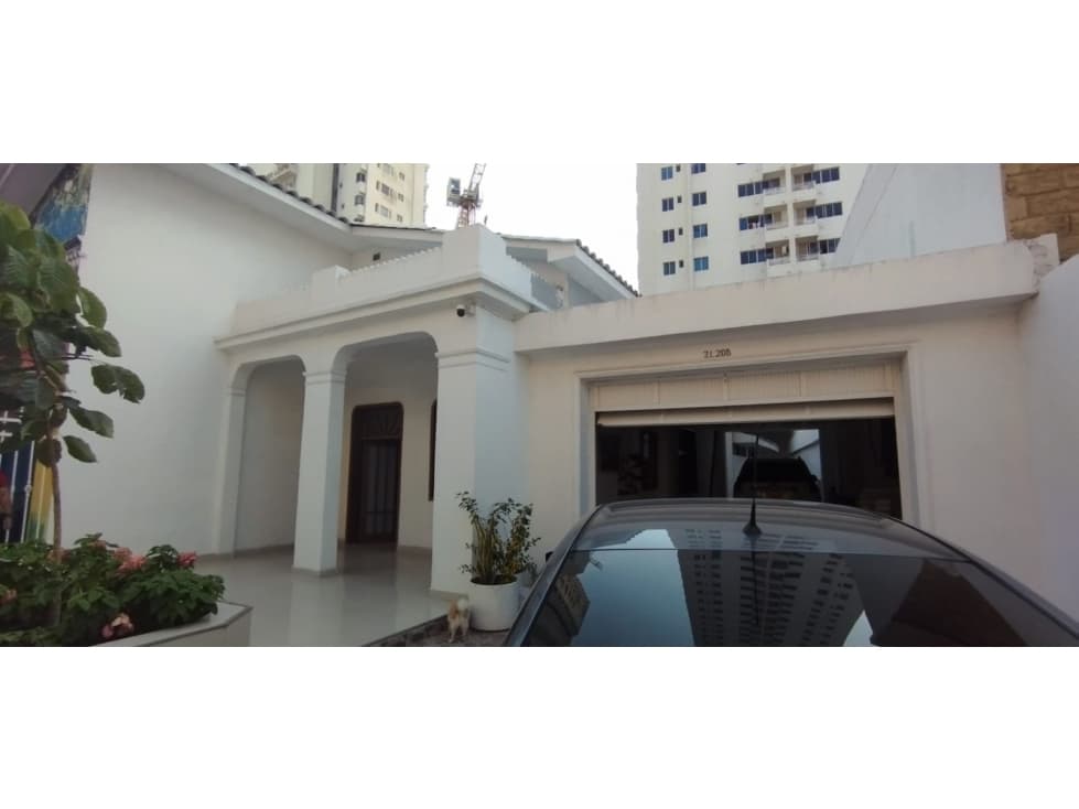 SE ARRIENDA Hermosa Casa para uso comercial o residencial en Manga - 1