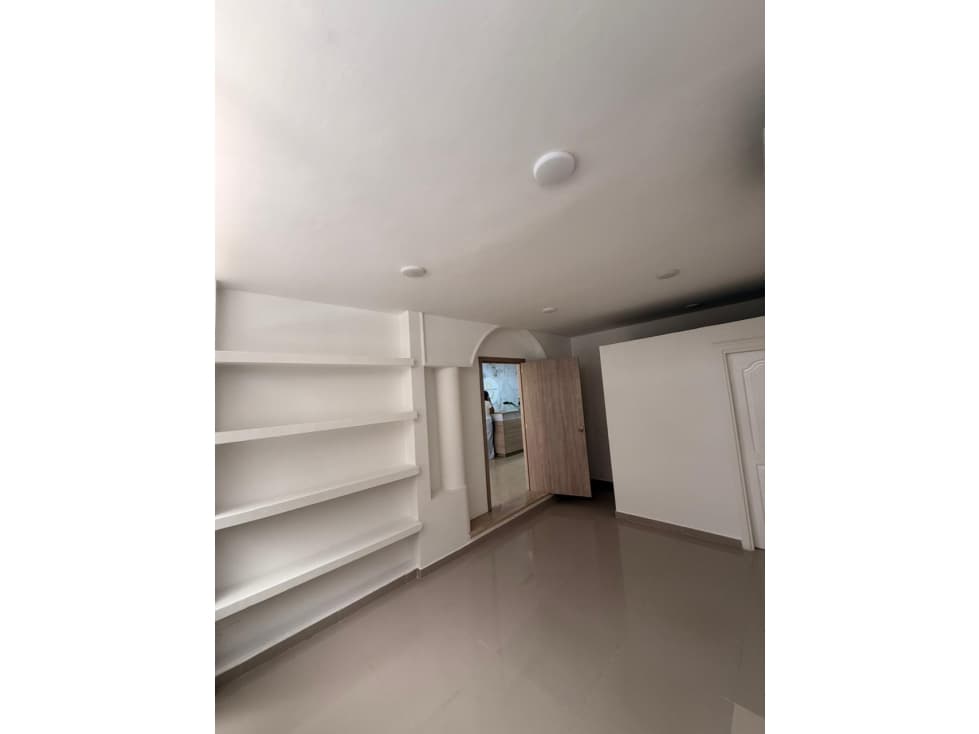 SE ALQUILA CONSULTORIO EN EL INGENIO, SUR DE CALI 515. - 1