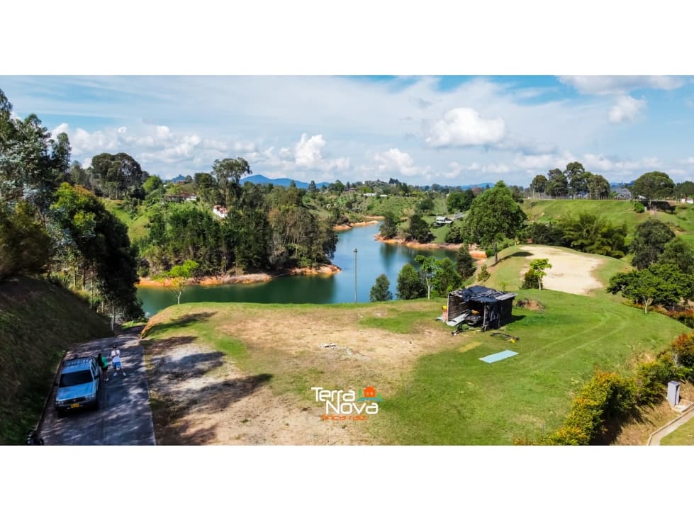Lote en parcelación en venta El Peñol - 1